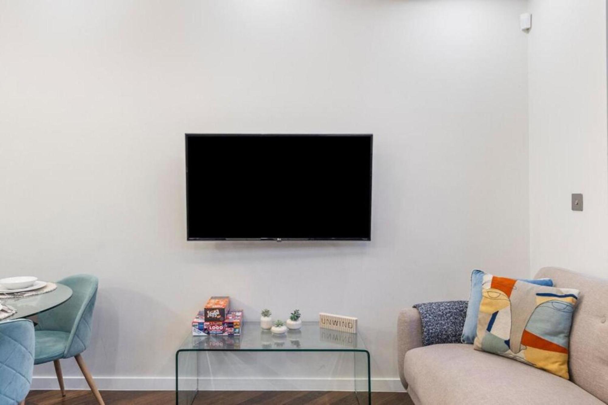 Modern Simplicity, Minimalist 2br Flat In
